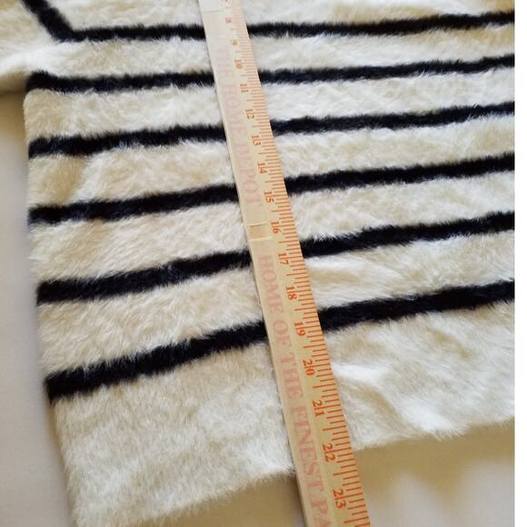 Bailey 44 Womens Size XL White and Black Striped Long Sleeve Crew Neck Sweater - Picture 6 of 6